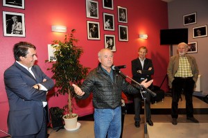 Michel Desot a accueilli Yvon Chouinard, Invité d'honneur de cette soirée, en Présence de Paul Petzl et de François Lemarchand