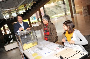 Samedi matin à l'Hôtel de ville, Michel Destot a participé à la votation citoyenne
