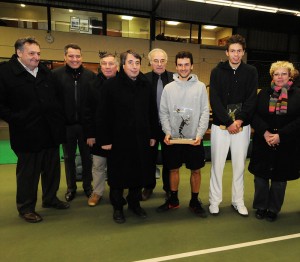 grenoble_tennis Au terme de la Finale, Michel Destot a remis le Trophée de la Ville de Grenoble à Jean Christophe Faurel en présence notamment de Christian Gaudin, de Sylvie Drulhon et d'Alain Pilaud