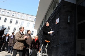 Michel Destot inaugure l'immeuble "Le Compagnon"