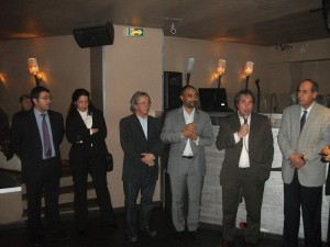 sos-racisme Jérôme SAFAR, Linda EL HADDAD, Jacques SAVINE, Dominique SOPO président national de SOS racisme et Abdulfatah HAMAIL, gouverneur de la ville de Béthléem entourent Michel Destot