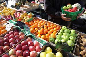 Les habitants ont accueilli avec enthousiasme la création d'un marché rue de Stalingrad