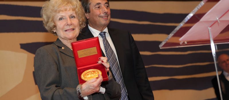 Remise de la Grande Médaille d’Or de la Ville à Gabrielle Giffard dite « Ariel »