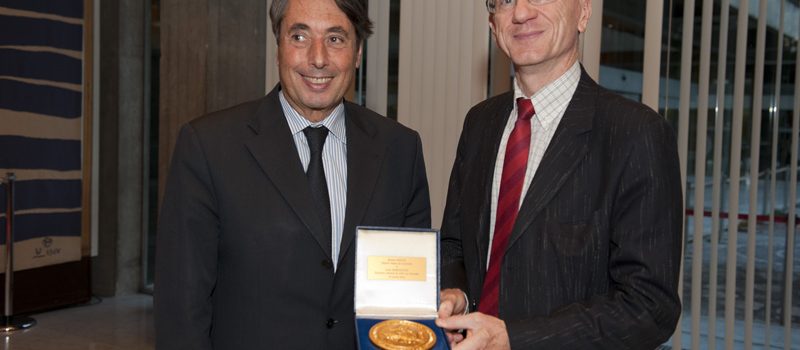 Remise de la Grande médaille d’Or de la Ville à Jean Debeaupuis