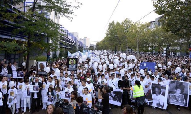 Marche blanche à Echirolles en hommage à Sofiane et Kévin