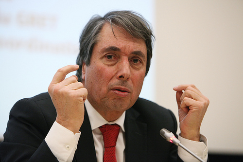 « Repenser la politique de développement et de partenariat de la France »