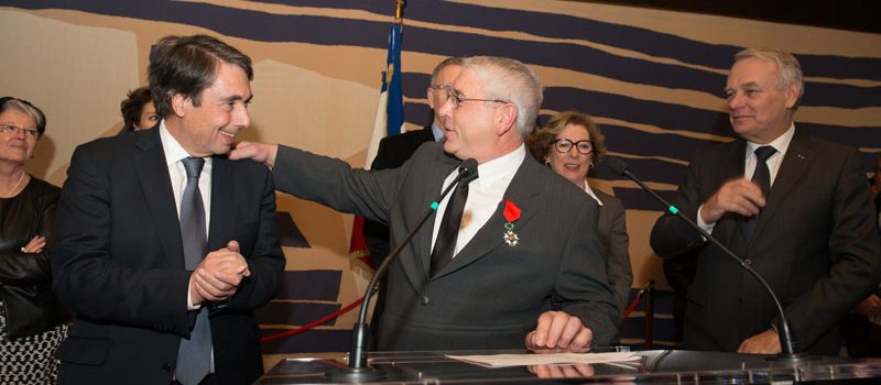 Jean-Marc AYRAULT a remis la Légion d’honneur à Georges BURBA