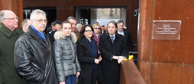 Dévoilement de la plaque réalisée en mémoire de Michel Lambert