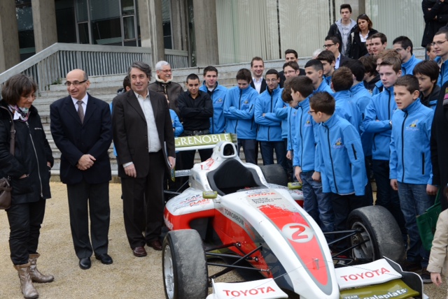 Bon anniversaire au Team Galapiats !