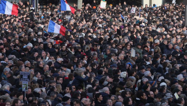 Les Français ont rendu hommage aux victimes des attentats, place de la République le 11/01/15 (Victor Troyes/NEWSCOM/SIPA )