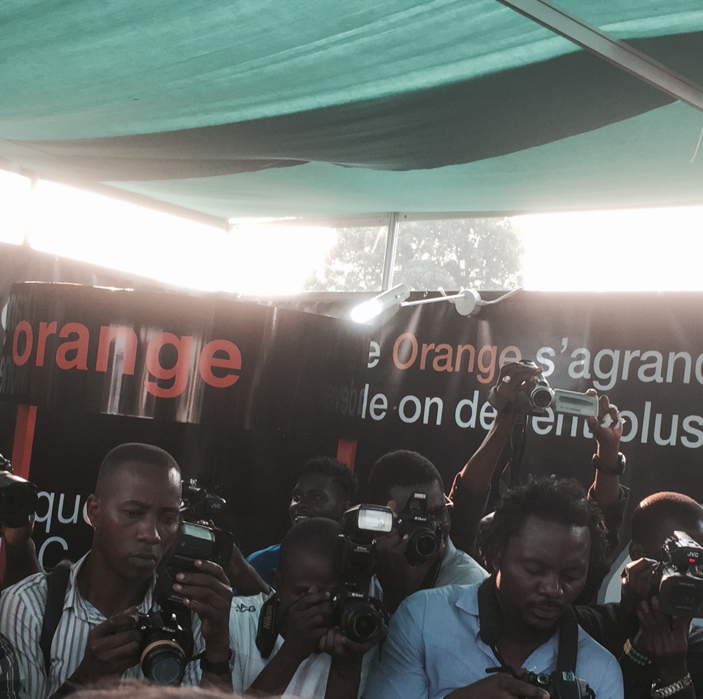 Lors de l'Inauguration de la semaine française, au stand d'Orange