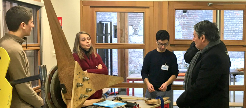 Passage à l’événement « Sciences en folie » organisé par la Maison de l’Enfance Prémol