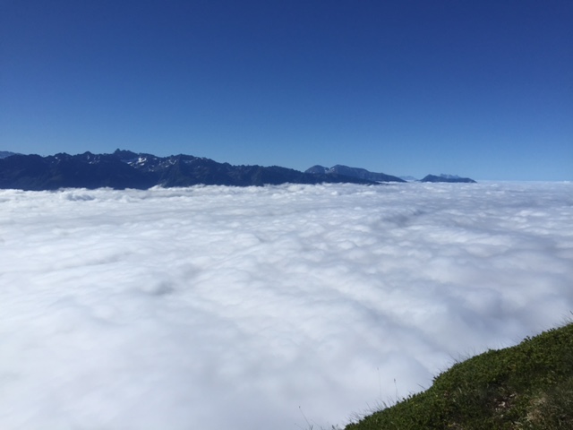 En montagne : Il reste beaucoup de sommets à atteindre.